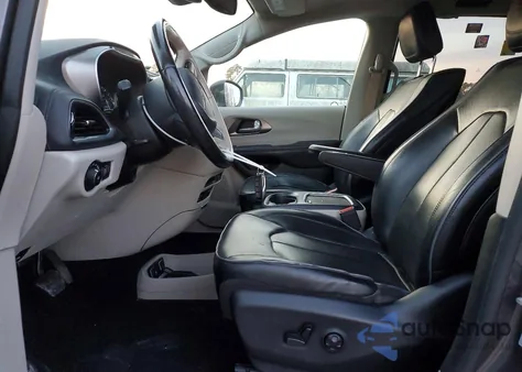 2017 Chrysler Pacifica Limited from USA, damaged, VIN 2C4RC1GG3HR659179